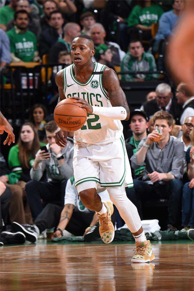 他总是在关 他总是在关